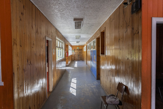 Pasillos Escuela Raíces de Quellón